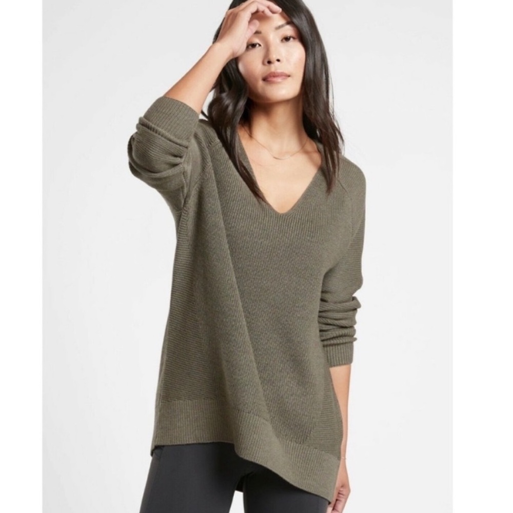Athleta Hanover V-Neck Sweater Merino Wool Mountain Olive Heather Medium